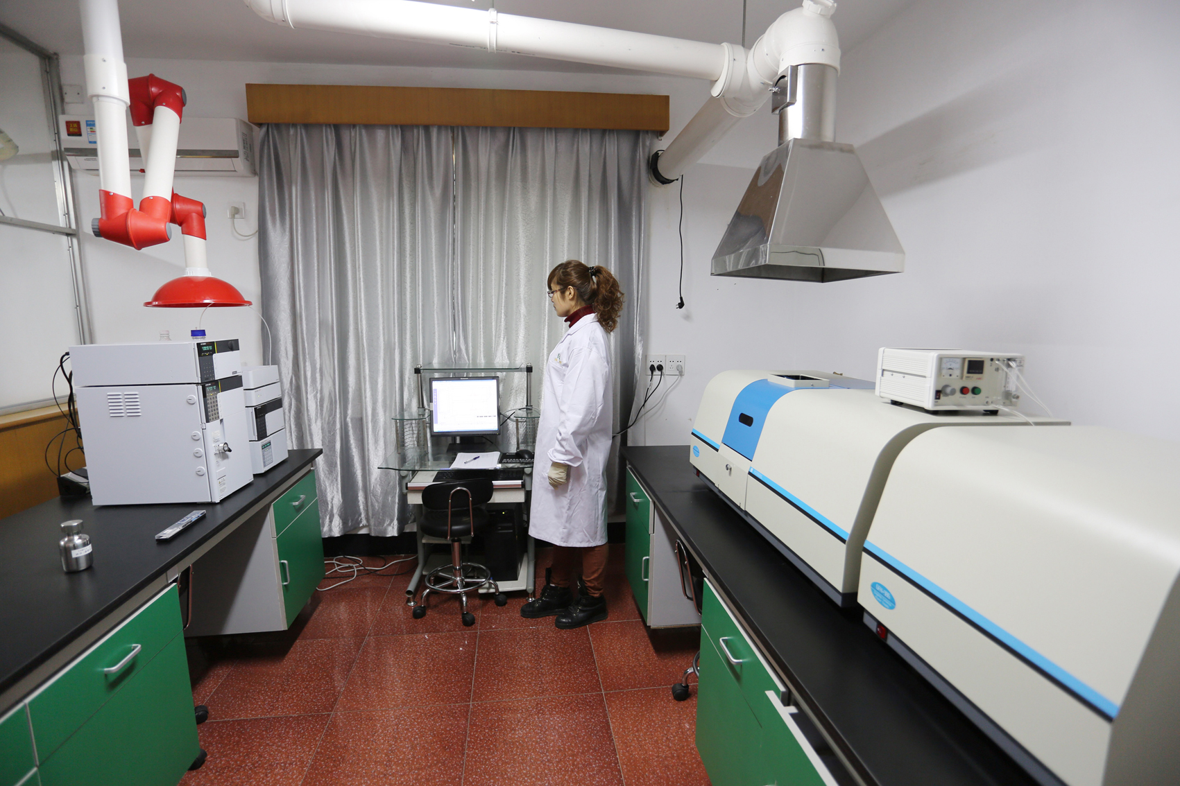 研發(fā)中心-2.jpg 研發(fā)中心-2.jpg